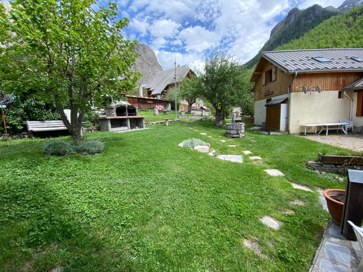 L Alpin Bel Appartement Avec Terrasse Dans Vieille Ferme De Montagne Renovee Les Orres Exteriér fotografie