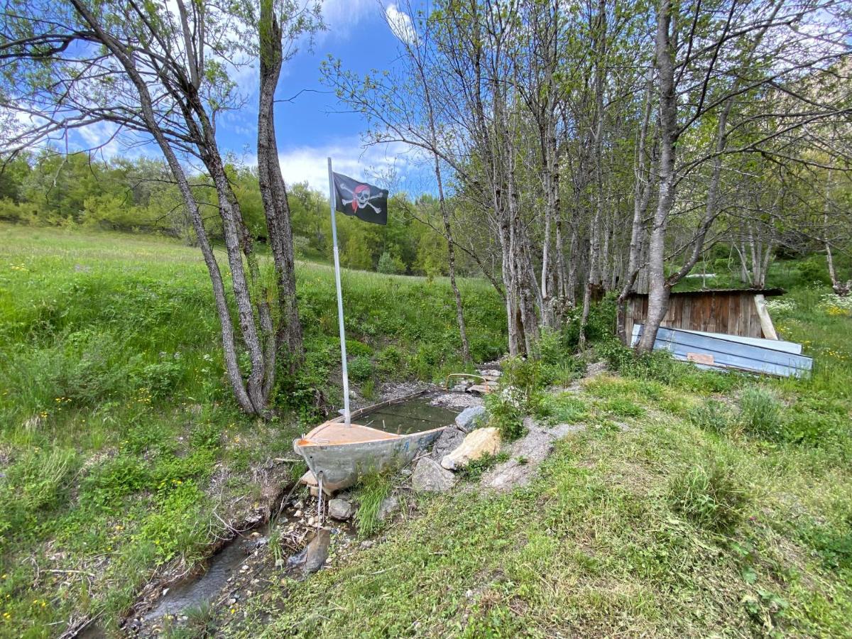L Alpin Bel Appartement Avec Terrasse Dans Vieille Ferme De Montagne Renovee Les Orres Exteriér fotografie