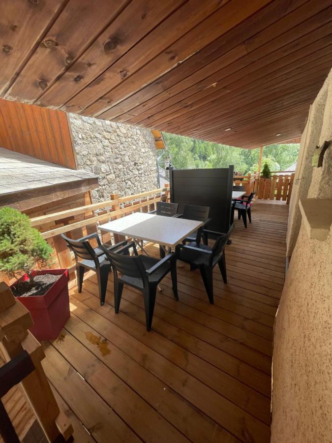 L Alpin Bel Appartement Avec Terrasse Dans Vieille Ferme De Montagne Renovee Les Orres Exteriér fotografie