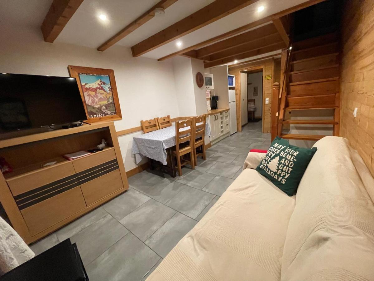 L Alpin Bel Appartement Avec Terrasse Dans Vieille Ferme De Montagne Renovee Les Orres Exteriér fotografie